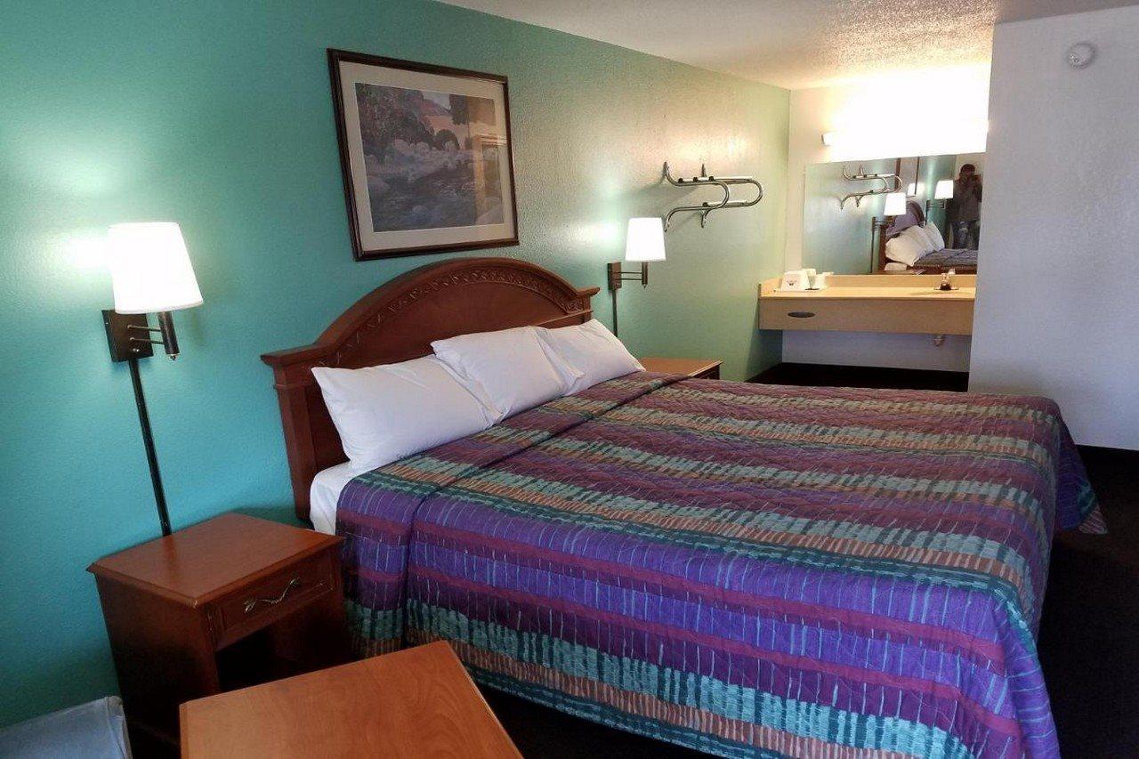 Indy Southwestern Inn-South อินเดียนาโพลิส ภายนอก รูปภาพ