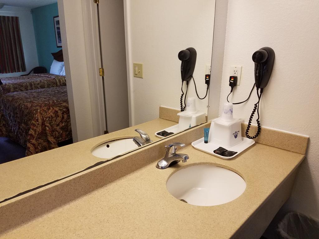 Indy Southwestern Inn-South อินเดียนาโพลิส ภายนอก รูปภาพ