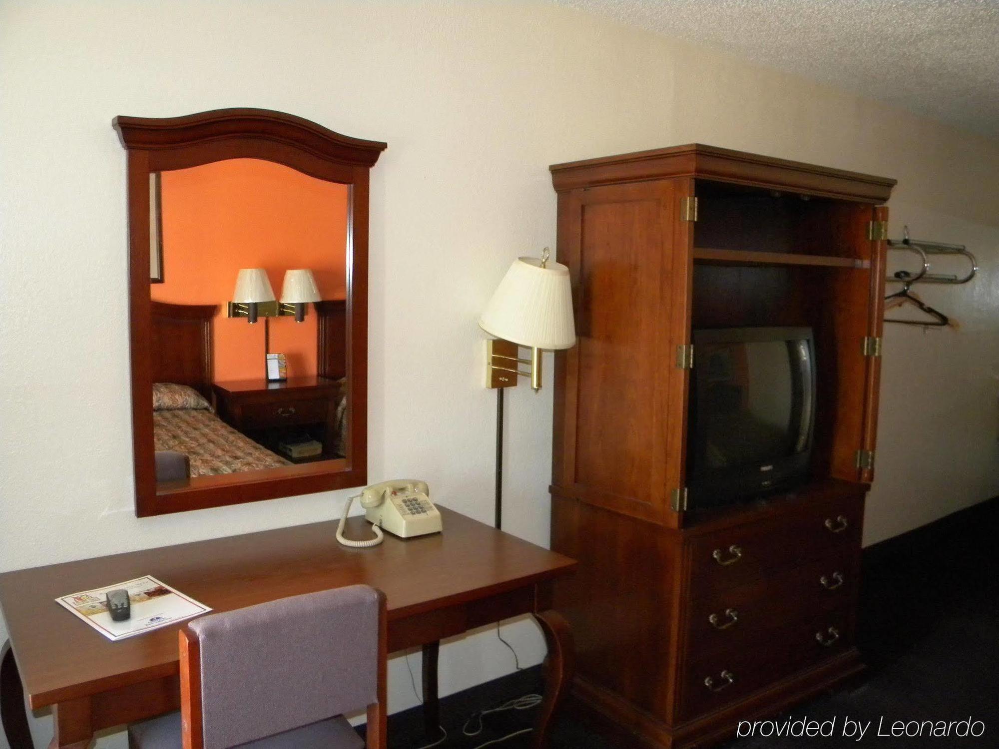Indy Southwestern Inn-South อินเดียนาโพลิส ห้อง รูปภาพ