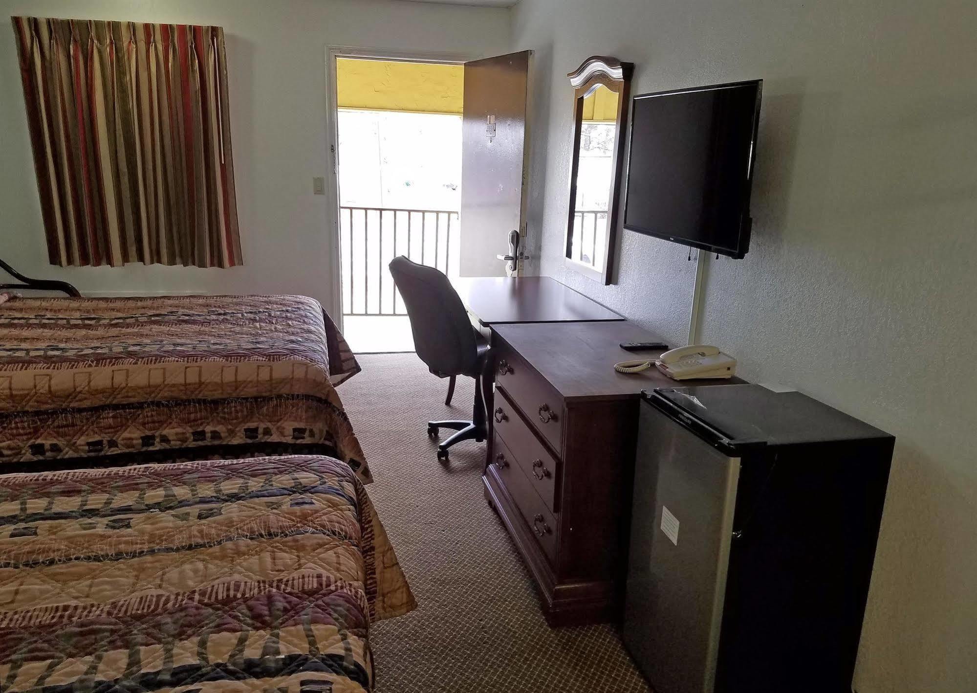 Indy Southwestern Inn-South อินเดียนาโพลิส ภายนอก รูปภาพ